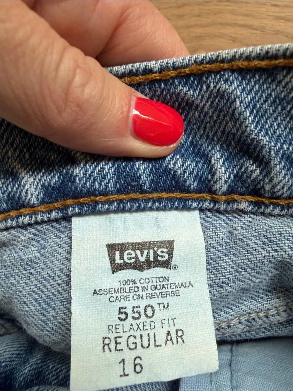 Vintage Levi’s Orange Tab 550 Relaxed Fit Denim Shorts Women’s 16